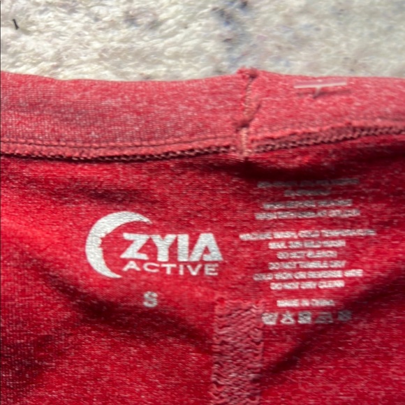 ZYIA Women's Red Long Sleeve Top - Picture 2 of 6